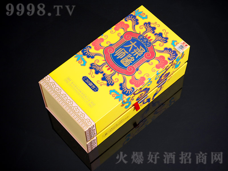 ��ˮ�����u�󎟾�30���ѣ��У� �u���Ͱ׾ơ�53�� 500ml��