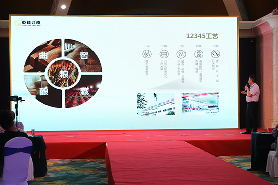 Ǭ¡���Ͼ��ƽ��