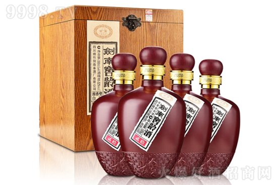 52�ㄦ�Ͻ��g���Eʰ�����͸߶ȶY�а׾�500ml�r�񣬶����X��