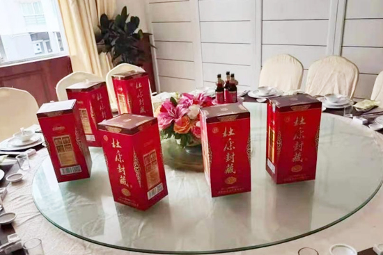 ж������ۣ��M��һ���ſ�����