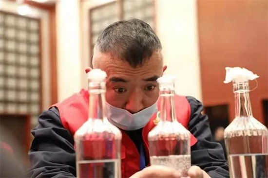 ϲ��(b��o) | �ߠt�Ҙs�@���հ׾��ИI(y��)�����g(sh��)����F(tu��n)�w���Ȫ�(ji��ng)