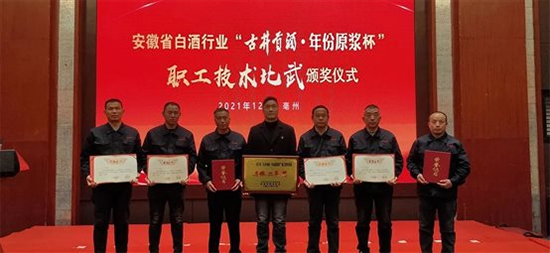 ϲ��(b��o) | �ߠt�Ҙs�@���հ׾��ИI(y��)�����g(sh��)����F(tu��n)�w���Ȫ�(ji��ng)