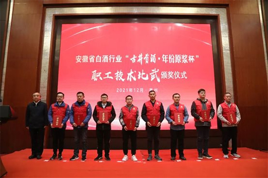 ϲ��(b��o) | �ߠt�Ҙs�@���հ׾��ИI(y��)�����g(sh��)����F(tu��n)�w���Ȫ�(ji��ng)