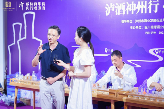 ȫ�W(w��ng)��200�f(w��n)���^������Ξo�������е���վ��̶�ƣ�