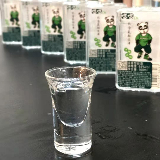 ����D8��ҕ�lС��44��100ml�����Ͱ׾�