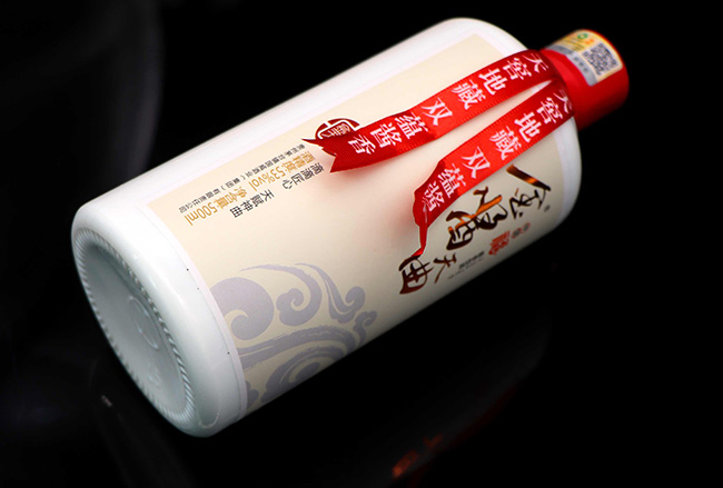 ���u�����ư�ƿ�u���Ͱ׾ơ�53��500ml��