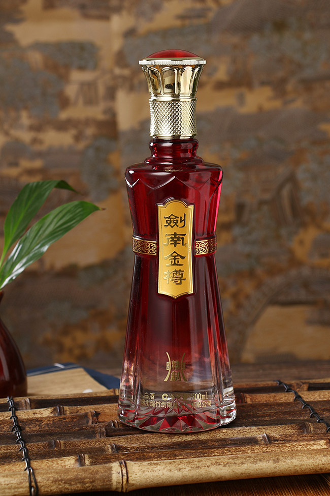 劍南金樽酒精制