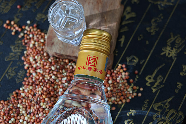 四川老窖金彩 濃香型酒【52度 475ml】